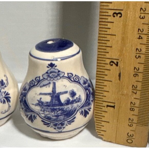 Delft Salt & Pepper Shakers With Tray Set Blue Ceramic Holland 11038 - Picture 6 of 10
